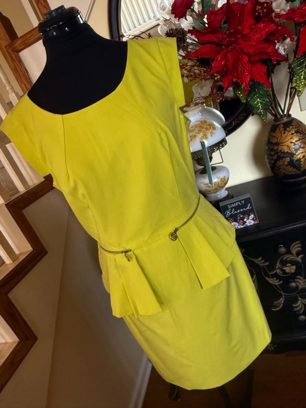 ANTONIO MELANI Bright Yellow Sheath Dress with Peplum Detail - Picture 12 of 17